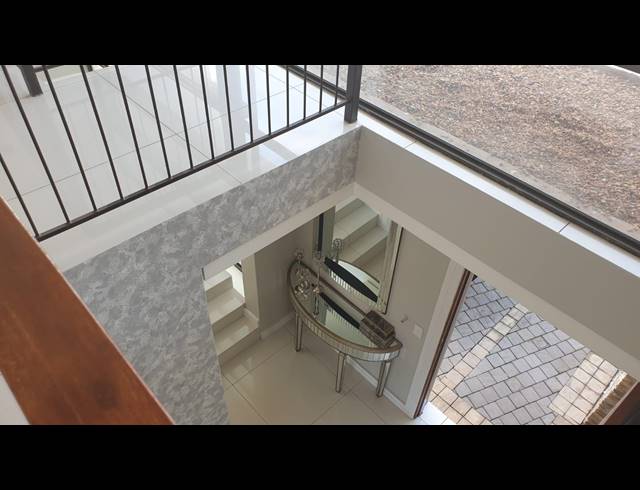 4 BEDROOM TOWNHOUSE RENTED IN IZINGA RIDGE